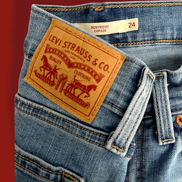 Levi’s Boyfriend Jean - Picture 2 of 2